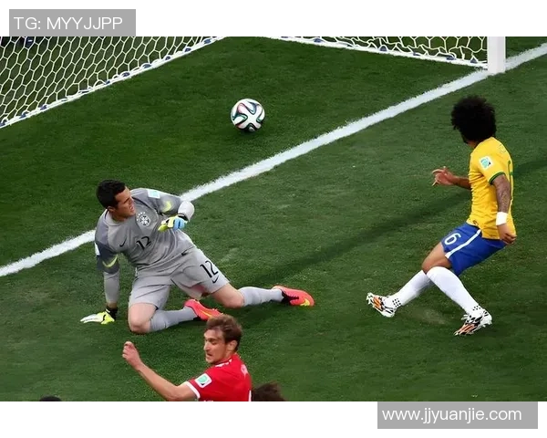 足球巨星们手机里的秘密:这些图片揭示了他们的生活与热爱 足球巨星们手机里的秘密:这些图片揭示了他们的生活与热爱